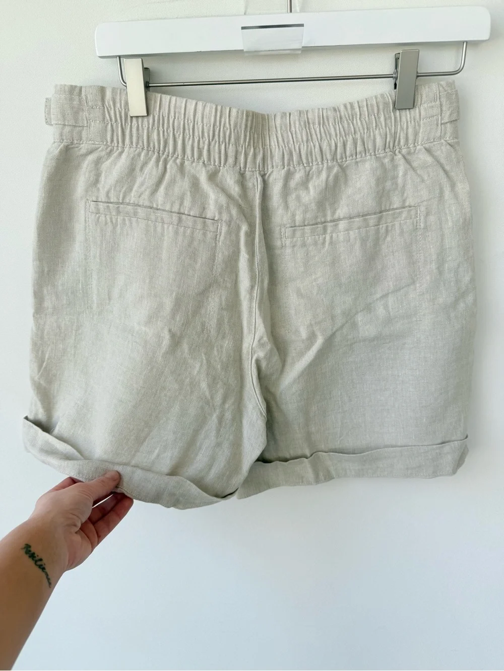 Athleta Voyager 100% Linen Shorts Women's size 8 in Beige